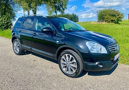 Nissan Qashqai +2 Tekna 4X4 7 Sitzer