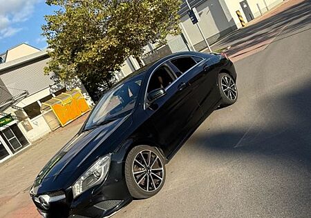 Mercedes-Benz CLA 200 - Automatik