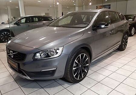 Volvo V60 CC V60 Cross Country Momentum 1. Hand Garantie