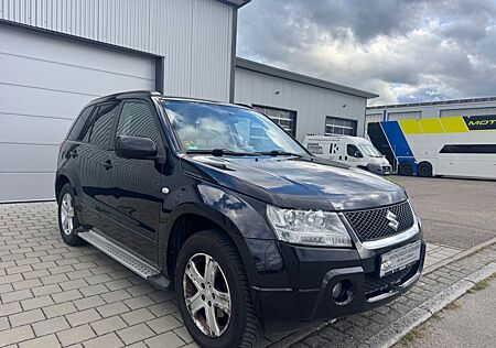 Suzuki Grand Vitara 2.0 4X4 Family Comfort TÜV 6.2027