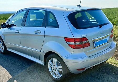 Mercedes-Benz B 180 BlueEFFICIENCY -