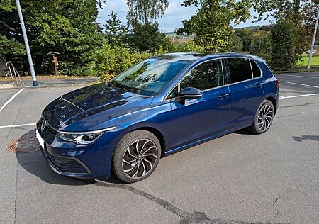 VW Golf Volkswagen VIII 1.5 eTSI DSG110kW Life Pano., RFK, AHK