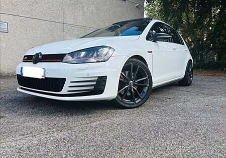VW Golf Volkswagen 2.0 TSI DSG BMT GTI GTI