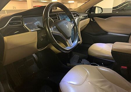 Tesla Model S 85 - CC, new Battery & free SC life