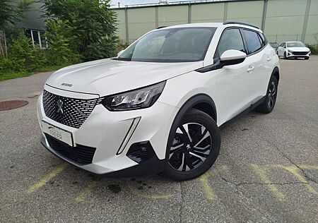 Peugeot 2008 e- Allure Pack Elektromotor 136 Navi Digita