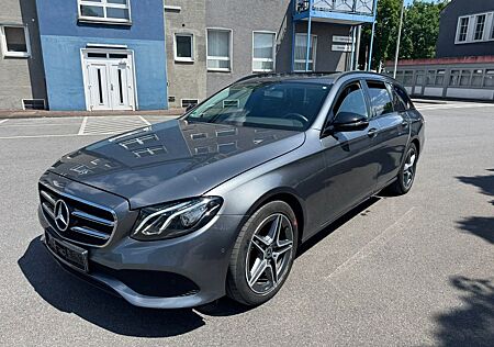 Mercedes-Benz E 200 4MATIC T Autom. Hybrid/Benzin
