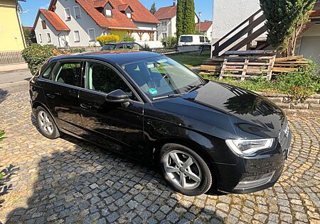 Audi A3 1.6 TDI Attraction Sportback Attraction