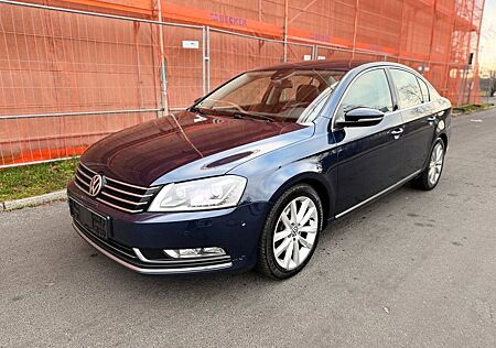 VW Passat Volkswagen Lim. Highline BlueMotion 4Motion*ACC*