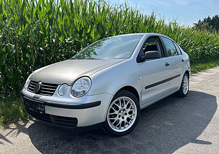 VW Polo Volkswagen Limousine 1.4 16v Basis