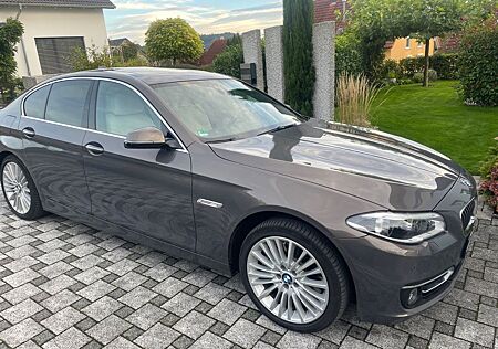 BMW 550i xDrive A Luxury Line Luxury Line