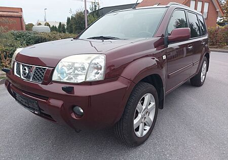 Nissan X-Trail 4x4 elegance 2.5*Klima*Leder*Anhänger *