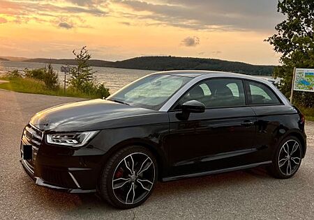 Audi S1 2.0 TFSI quattro - Scheckheft -4-fach bereift
