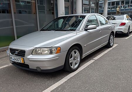Volvo S60 2.4 -AUTOMATIK_KLIMAAUTOMATIK_SHZ_TÜV_NEU