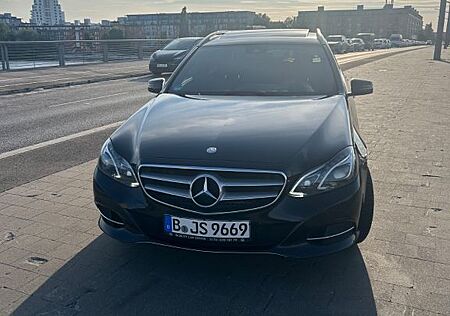 Mercedes-Benz E 220 d 4MATIC T Autom. -