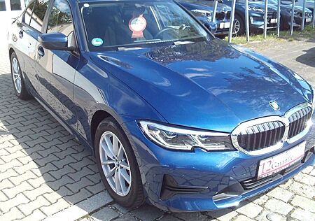 BMW 320 Baureihe 3 Lim. d xDrive Advantage