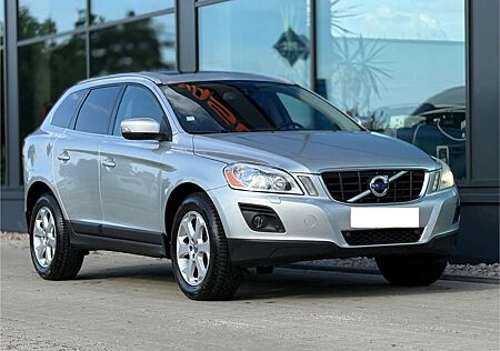 Volvo XC 60 XC60 2.4D 4x4 Summum Kamera xénon pano