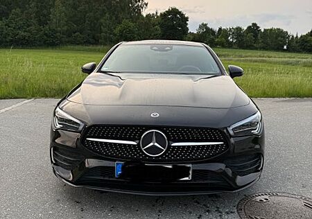 Mercedes-Benz CLA 200 Coupé AMG Line Burmester MBEAM