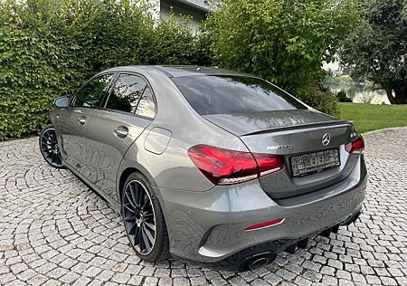 Mercedes-Benz A 35 AMG Mercedes-AMG A 35 4MATIC DCT Merced...