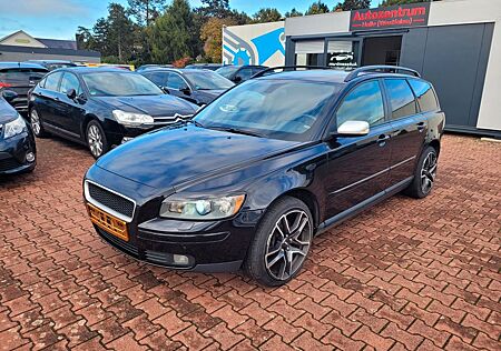 Volvo V50 Kombi T5 AWD Momentum* GEPFLEGT*