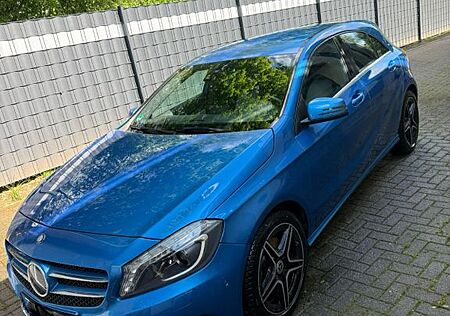 Mercedes-Benz A 250 4MATIC AMG Line DCT AMG Line