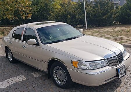 Lincoln Town Car Cartier edittion