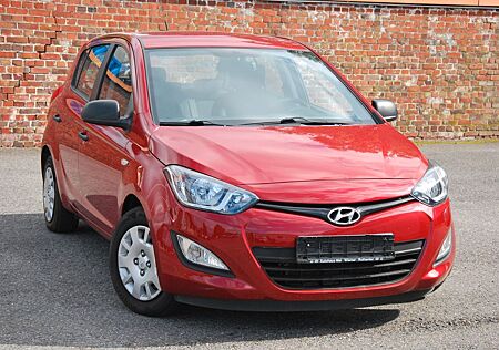 Hyundai i20 Style AUTOM/KLIMA/ PDC/ TÜV-AU NEU