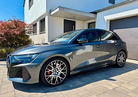 Audi RS3 2.5 TFSI Carbon/Schalensitze/Pano usw.