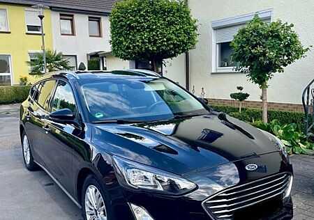Ford Focus 1,5 EcoBlue DSG Titanium Turnier TOPAussta