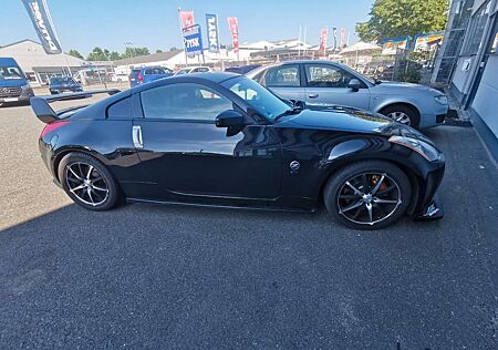 Nissan 350Z 3.5l -Liebhaberfahrzeug mit dezentem Tuning