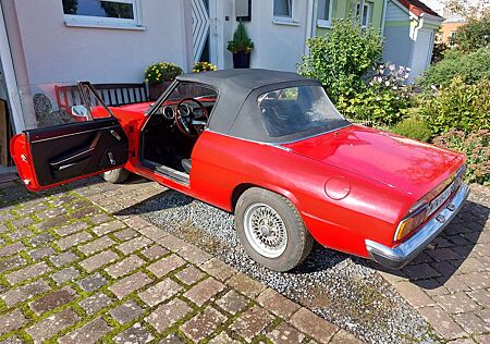 Alfa Romeo Spider 2000