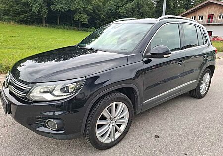 VW Tiguan Volkswagen 2.0 TDI DSG 4MOT BMot Tech Sport & St...