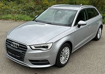 Audi A3 Sportback ambiente S-Tronic Bi-Xenon Tempo