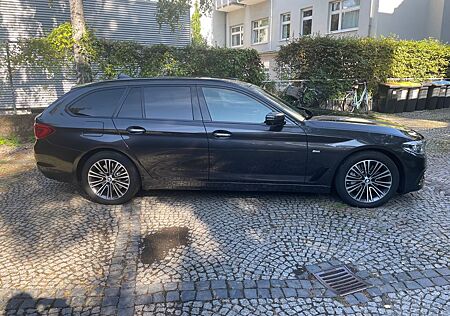 BMW 530d xDrive Touring A - Abstandstemp., AHK, uvm