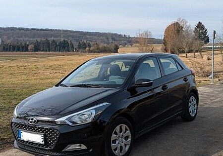 Hyundai i20 1.2 - Erstbesitzer