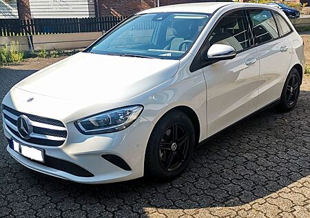 Mercedes-Benz B 180 DCT - AUTOMATIK+ NAVI + RUEKFAHRKAMERA