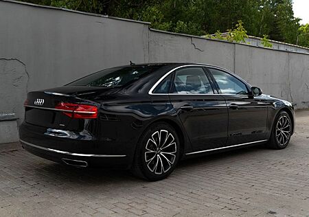 Audi A8 3.0 TDI clean diesel quattro