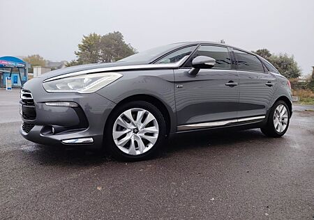 Citroën DS5 HDi 165 SoChic Autom. // zweite Hand //