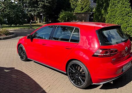 VW Golf Volkswagen 2.0 TSI BMT GTI Performance GTI Performance