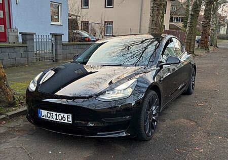 Tesla Model 3 Performance - AMD RYZEN - Wärmepumpe