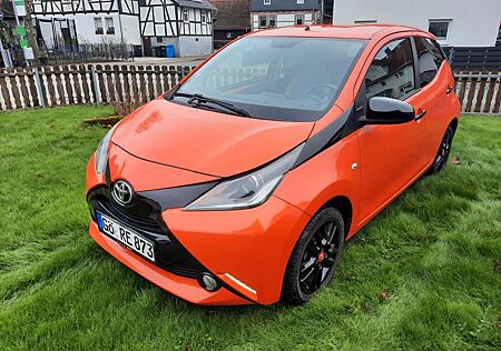 Toyota Aygo (X) Aygo (X) 1,0-l-VVT-i x-play touch x-play touch