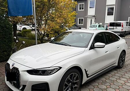 BMW 420d Gran Coupé M Sport A, 50 Jahre Emblem