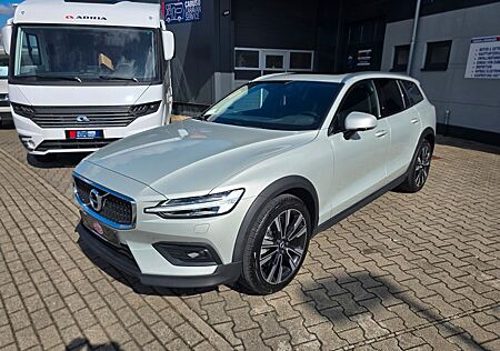 Volvo V60 Cross Country Pro AWD,Navi,Leder,360° Kamera