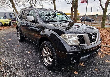 Nissan Pathfinder 2,5 dCi XE Plus 7.Sitze/ Automatik