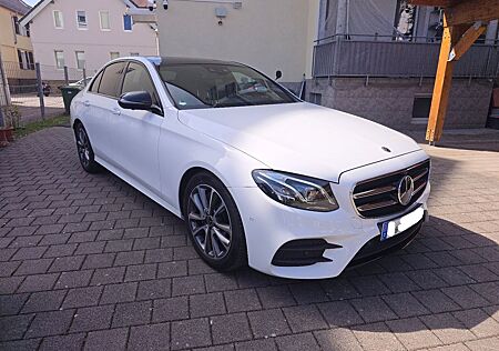 Mercedes-Benz E 220 E 220d*AMG*Pano*AHK*360°Kamera*Burmester*19"