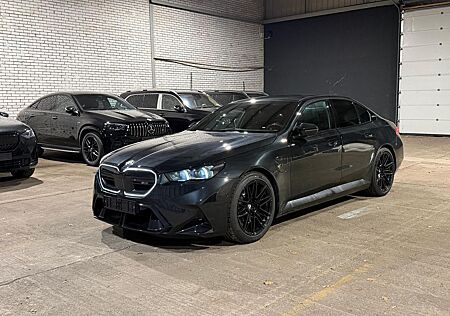 BMW M5 Carbon|HeadUp|Pano|B&W|Alcantara|