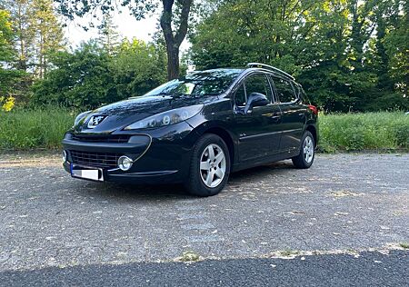 Peugeot 207 SW Kombi Urban Move Panoramadach Klima Alu