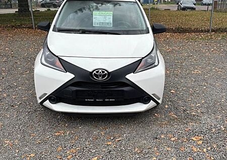 Toyota Aygo (X) gebraucht kaufen Toyota Aygo (X) Aygo (X) 1,0-l-VVT-i x x