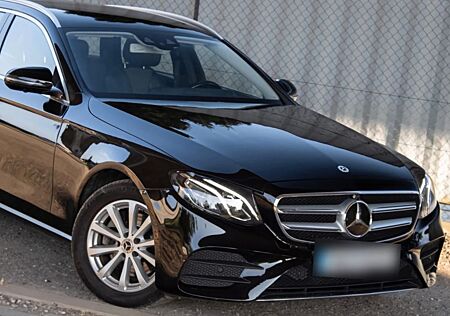 Mercedes-Benz E 220 d T Autom. -