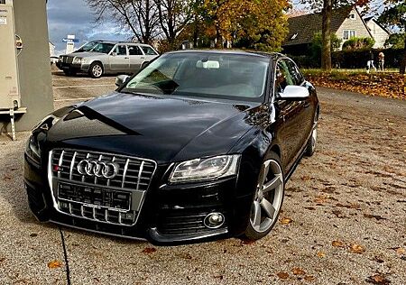 Audi S5 4.2 FSI quattro -