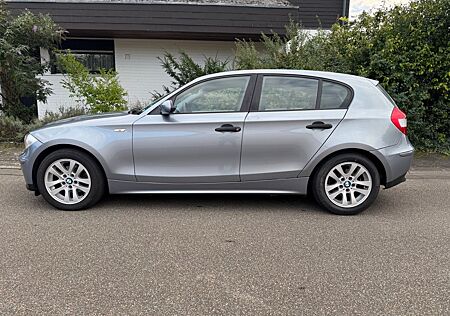 BMW 118i -Automatik Scheckheftgepflegt TÜV AU neu